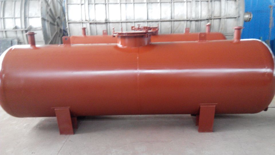 鋼襯塑儲罐發貨